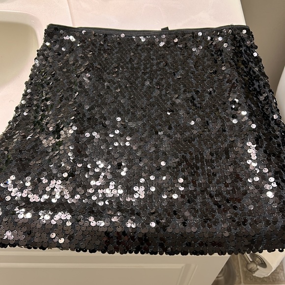 LA Express Black Sequin mini skirt. Size XS. - Picture 2 of 5